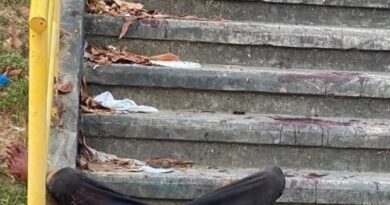 Homem é encontrado morto em escadaria de praça no Centro de Manaus