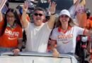 Onda Laranja reúne mais de mil veículos em carreata de apoio a David Almeida em Manaus