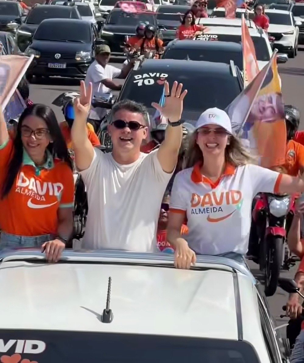 Onda Laranja reúne mais de mil veículos em carreata de apoio a David Almeida em Manaus
