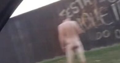 Motorista flagra homem nu em rua de Cascavel