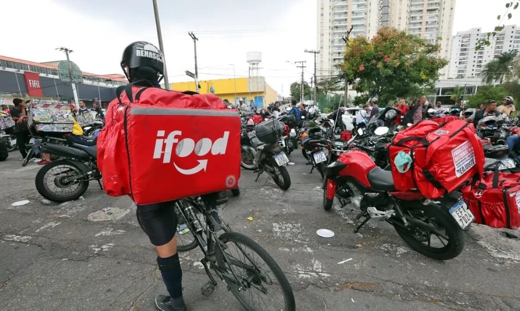 Transporte por app lidera trabalho em plataformas