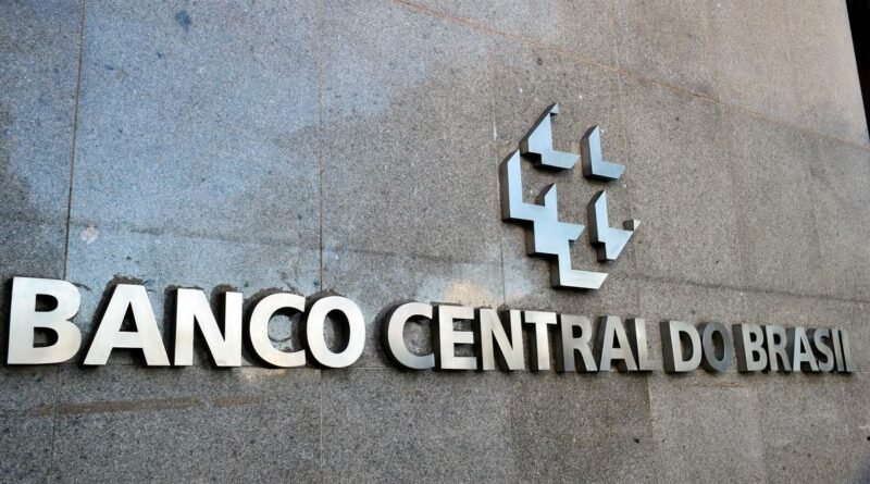 Focus prevê PIB maior e inflação menor em 2026