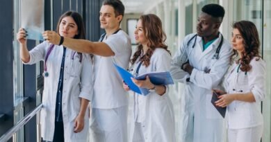 Congresso torna Enamed obrigatório para exercer medicina