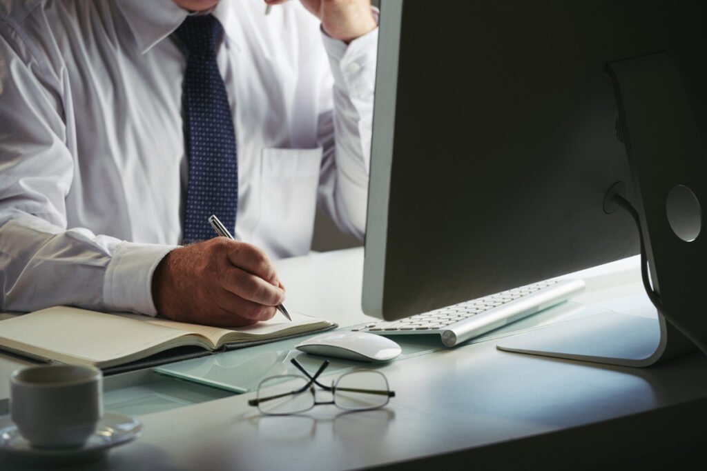 Com 72% de autônomos, advocacia adota o trabalho em rede
