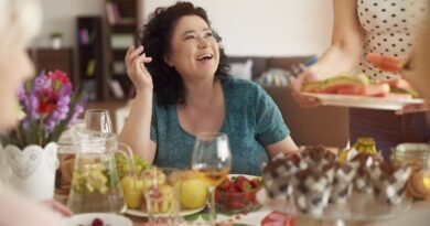 Menopausa muda o corpo e pede atenção à alimentação saudável