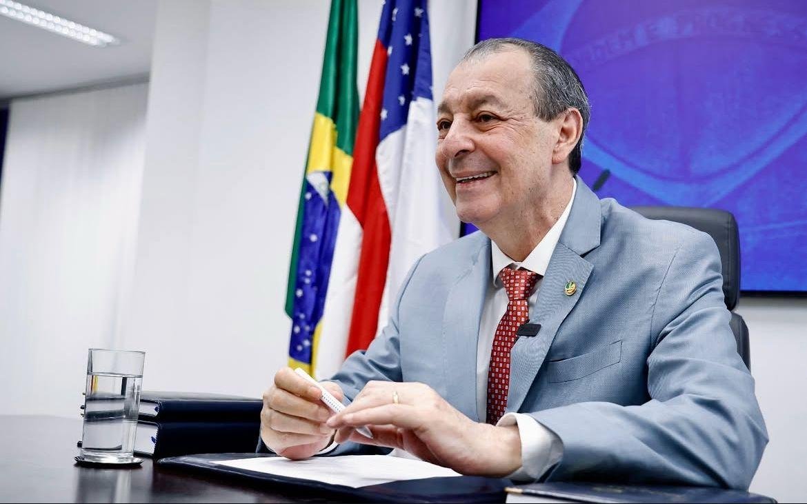 Omar Aziz vence Maria do Carmo e é eleito o novo governador do Amazonas