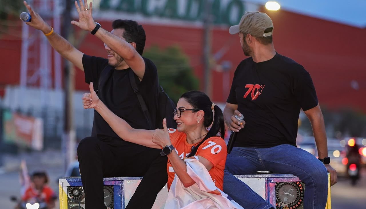 Carreata do 70 toma ruas de Manaus na véspera da eleição e acompanha crescimento de David em pesquisa
