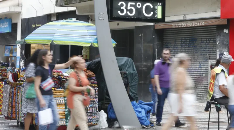 São Paulo (SP), 22/01/2025 - Termômetro no centro de São Paulo marca temperatura alta no início da tarde. Foto: Paulo Pinto/Agência Brasil