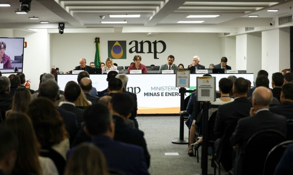 Rio de Janeiro (RJ), 07/10/2026 –Mesa receptora das propostas da sessão pública do 4º Ciclo da Oferta Permanente de Partilha da Produção (OPP4), na sede da Agência Nacional do Petróleo, Gás Natural e Biocombustíveis (ANP), no centro do Rio de Janeiro. Foto: Tomaz Silva/Agência Brasil