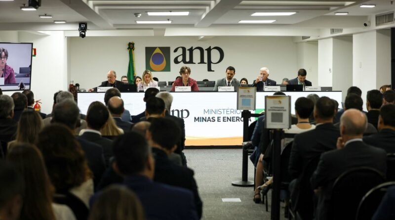 Rio de Janeiro (RJ), 07/10/2026 –Mesa receptora das propostas da sessão pública do 4º Ciclo da Oferta Permanente de Partilha da Produção (OPP4), na sede da Agência Nacional do Petróleo, Gás Natural e Biocombustíveis (ANP), no centro do Rio de Janeiro. Foto: Tomaz Silva/Agência Brasil
