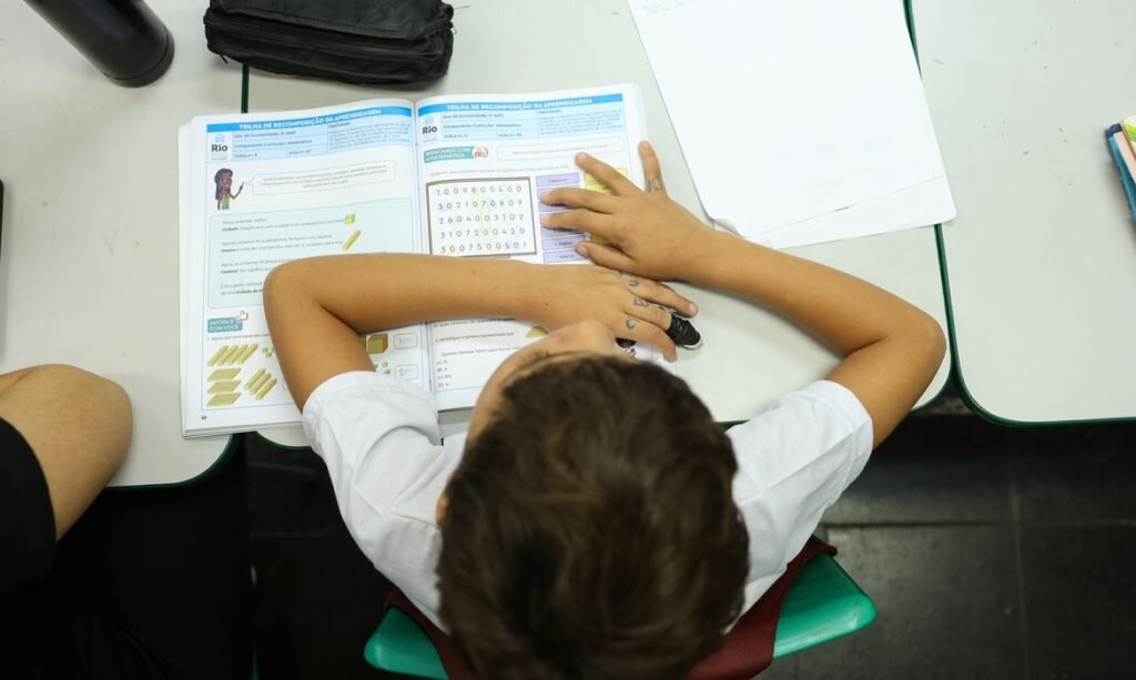 Rio de Janeiro (RJ), 04/06/2025 – Alunos em sala de aula no Centro Integrado de Educação Pública (CIEP) 001, no Catete, na zona sul da capital fluminense. Foto: Tomaz Silva/Agência Brasil