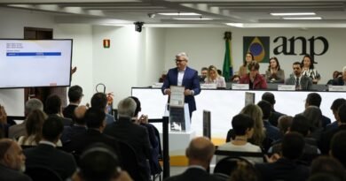 Rio de Janeiro (RJ), 07/10/2026 – Propostas são entregues durante a sessão pública do 4º Ciclo da Oferta Permanente de Partilha da Produção (OPP4), na sede da Agência Nacional do Petróleo, Gás Natural e Biocombustíveis (ANP), no centro do Rio de Janeiro. Foto: Tomaz Silva/Agência Brasil