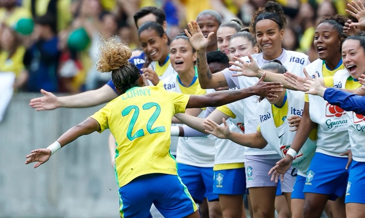 Lance de jogo entre Brasil e Argentina em partida válida pelo Futebol Feminino. Foto: selecaofemininadefutebol/Instagram