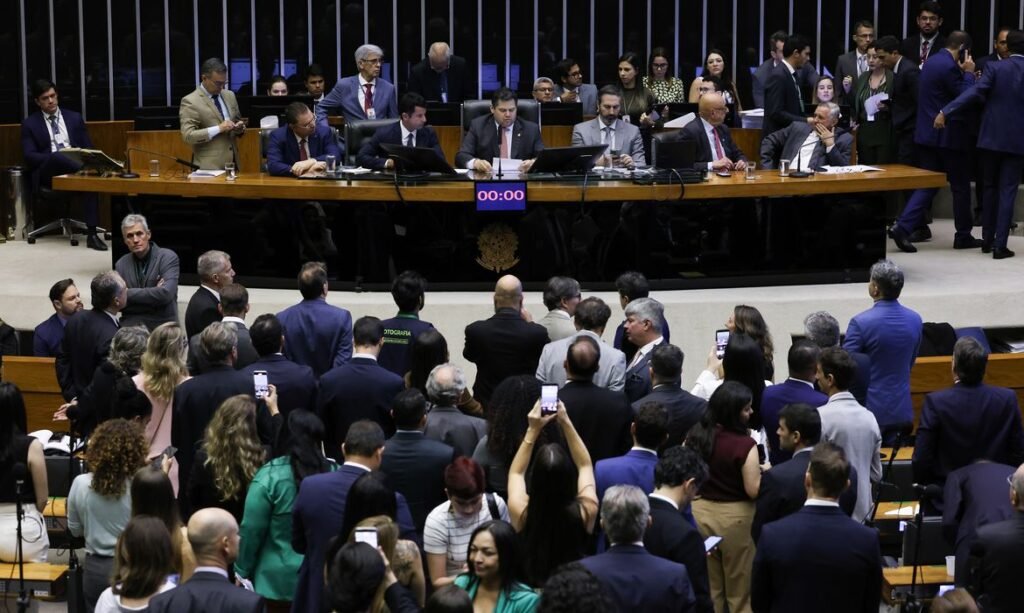 Brasília 27/11/2025 - Sessão do Congresso Nacional durante sessão plenária semipresencial para análise de vetos presidenciais. Presidentes, Hugo Motta e Davi alcolumbre. Foto Lula Marques/Agência Brasil
