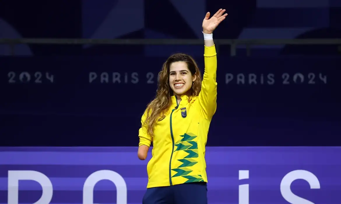 Atual campeã paralímpica no tawkwondo, Ana Carolina Moura volta a conquistar o ouro no Grand Prix de Paris, em 08_10_2026