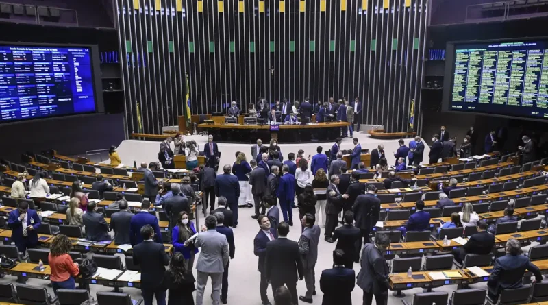 Plenário da Câmara dos Deputados durante sessão conjunta do Congresso Nacional destinada à deliberação de vetos