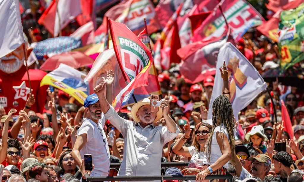Brasília - 09/10/2026 - O Presidente da República, Luiz Inácio Lula da Silva, durante ato de campanha na Ceilândia, durante o evento