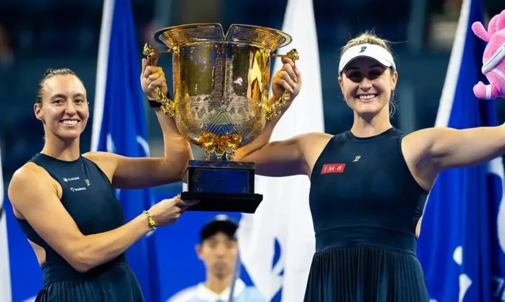 Dupla de Luisa Stefani com canadense Gabriela Dabrowski conquista título do WTA 1000 de Pequim, em 11/10/2026