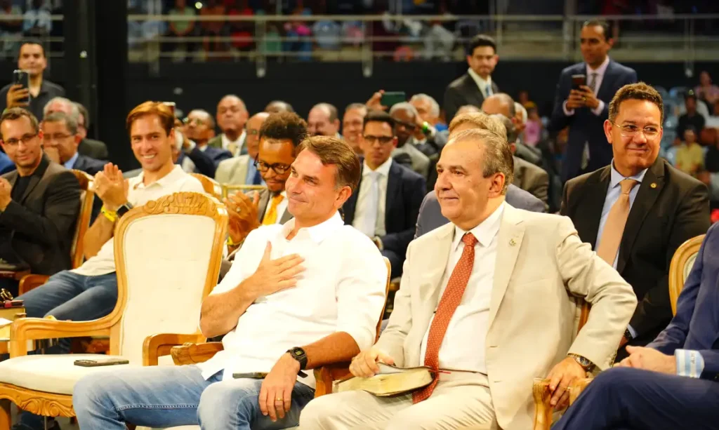 São Paulo (SP), 11/10/2026 - Candidato à presidência do Brasil, Flávio Bolsonaro, durante encontro com empresários. Foto: Charles Vieira/Campanha Flávio Bolsonaro