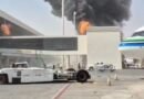 Fumaça e chamas se elevam do Aeroporto Rei Khalid, depois que os houthis do Iêmen afirmaram terem atacado o aeroporto, em Riad. Reuters/Frame/Proibida reprodução