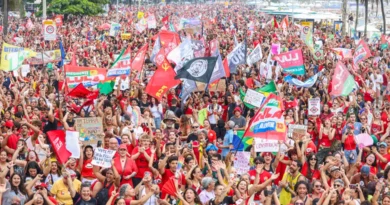 Rio de Janeiro (RJ), 12/10/2026 – Ato em apoio ao presidente Luiz Inácio Lula da Silva, que é candidato à reeleição, reúne apoiadores em Copacabana, na zona sul do Rio de Janeiro. Foto: Tomaz Silva/Agência Brasil