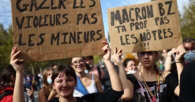 Protesters hold placards during a demonstration by high school and university students supported by teachers, parents' associations, and education labour unions, in Paris as part of a nationwide day of demonstrations and blockades, voicing anger over overcrowded classrooms, teacher shortages and dilapidated school buildings, which students blame on years of underinvestment, France, October 6, 2026. The slogan reads