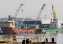 Atracação de navios no Caís do Porto do Rio de Janeiro, guindaste, container.