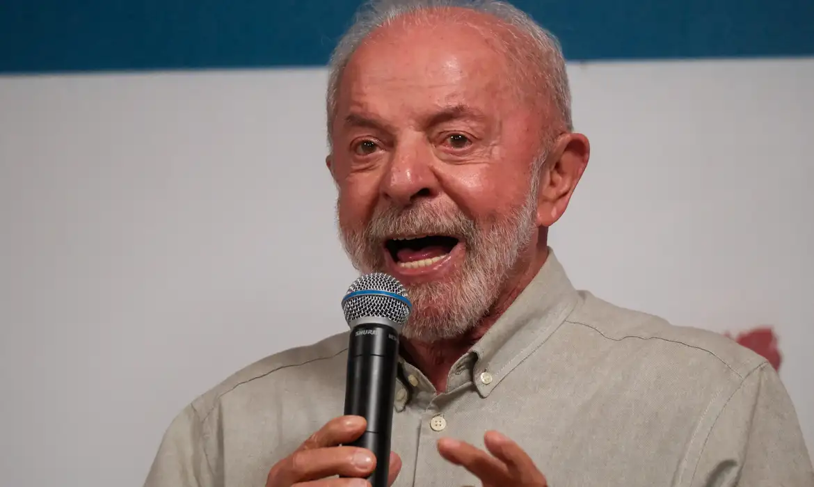 Lula garante versão universitária do “Pé de Meia” caso seja reeleito