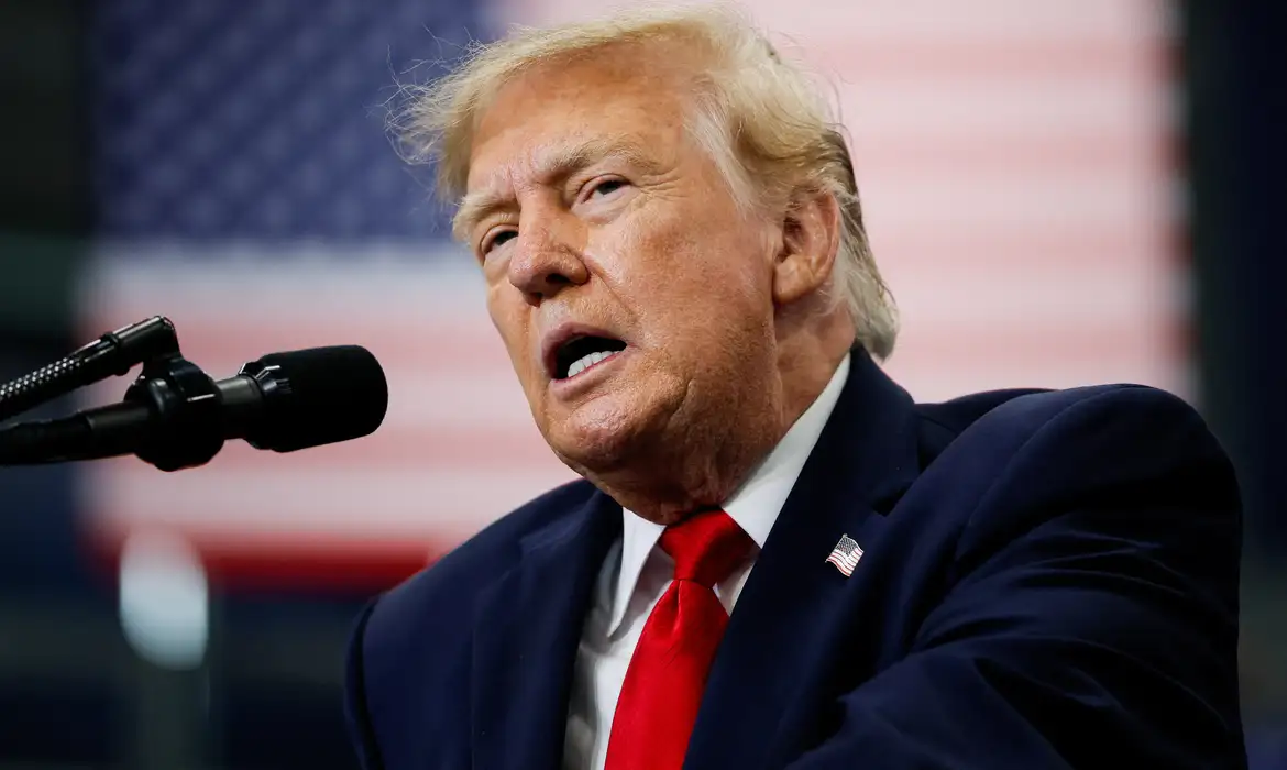 Trump suspende sanções e tarifas contra a Rússia