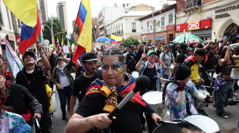 Demonstrators take part in a protest against the government of Colombian President Abelardo De La Espriella and its proposed labour and pension reforms, during a nationwide demonstration, in Bogota, Colombia, October 14, 2026. REUTERS/Luisa Gonzalez