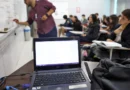 Brasília (DF), 24/10/2024 - Professor do colégio Galois, Samuel Rbeiro Costa, em sala de aula com alunos na preparação nos últimos dias antes da prova do Enem 2024. Foto: José Cruz/Agência Brasil
