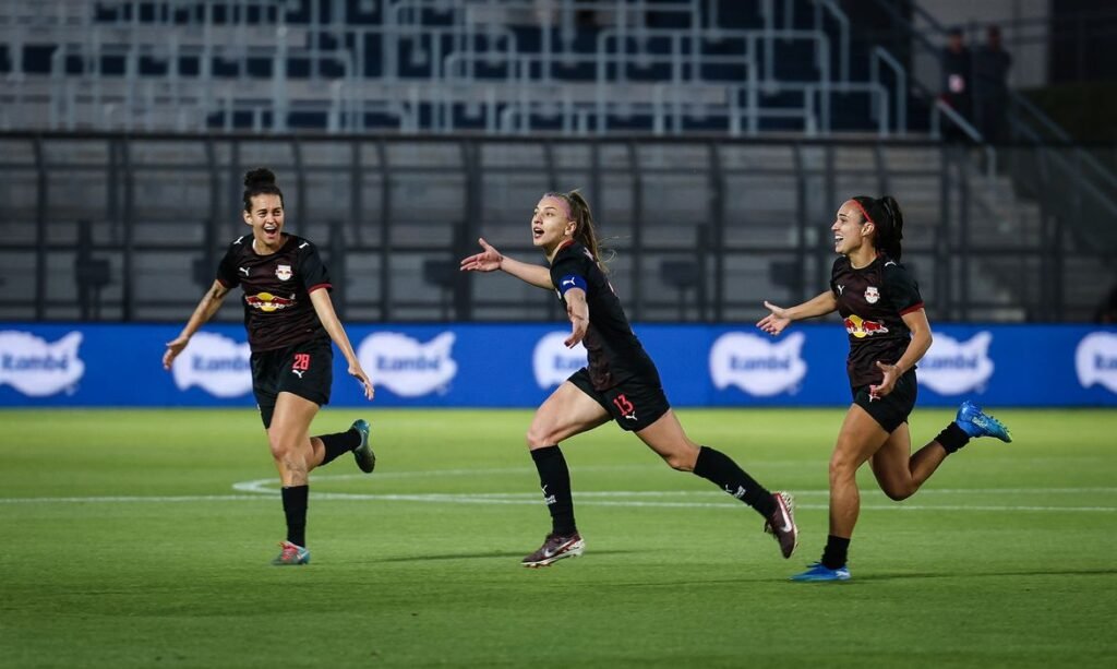 Bragantinas se classificam às semifinais da Copa do Brasil em duelo contra a Ferroviária - em 20/10/2026