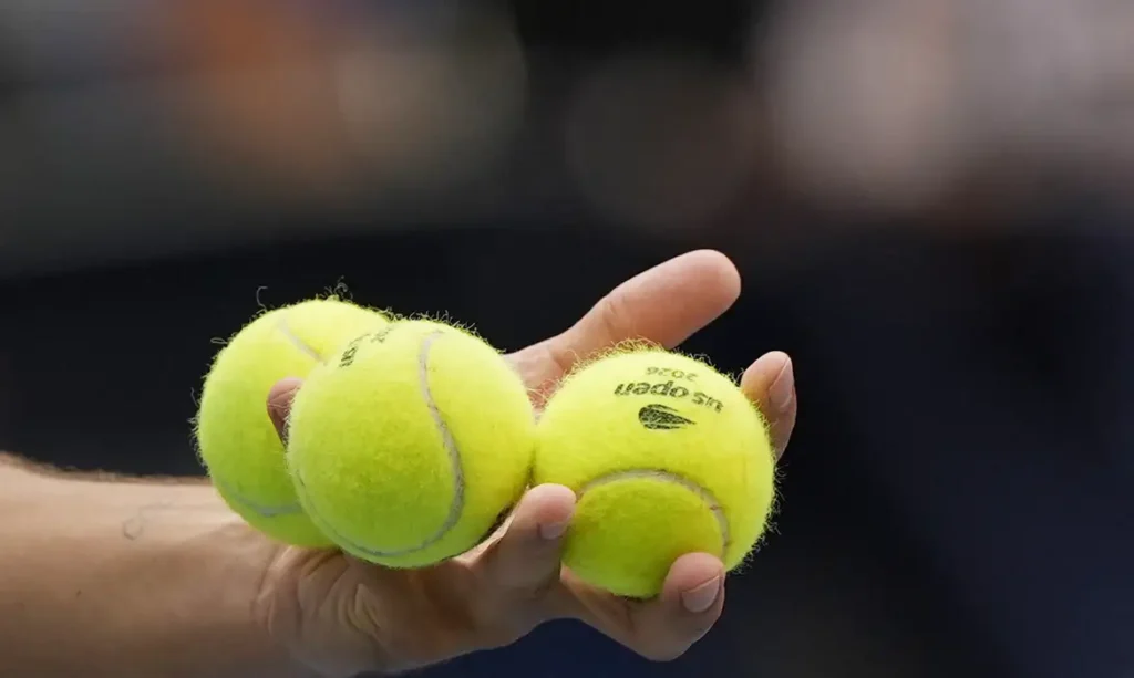 Bolas de tênis no Aberto dos EUA 6 de setembro de 2026 REUTERS/Eduardo Munoz