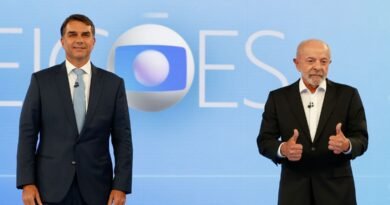 Rio de Janeiro (RJ), 23/10/2026 – Os candidatos à Presidência da República Flávio Bolsonaro (PL) e Luiz Inácio Lula da Silva (PT) participam de debate transmitido pela TV Globo no segundo turno das eleições. Foto: Fernando Frazão/Agência Brasil