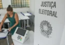 Brasília (DF), 24/10/2026 - Mesários preparam urnas eletrônicas em escola pública para o segundo turno das Eleições 2026, que será realizado neste domingo (25). Foto: Joédson Alves/Agência Brasil