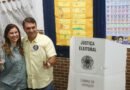 Rio de Janeiro (RJ), 25/10/2026 – O senador Flávio Bolsonaro, e candidato a presidência, vota na Escola Municipal Barão Homem de Mello, em Vila Isabel na zona norte do Rio de Janeiro. Foto: Tomaz Silva/Agência Brasil