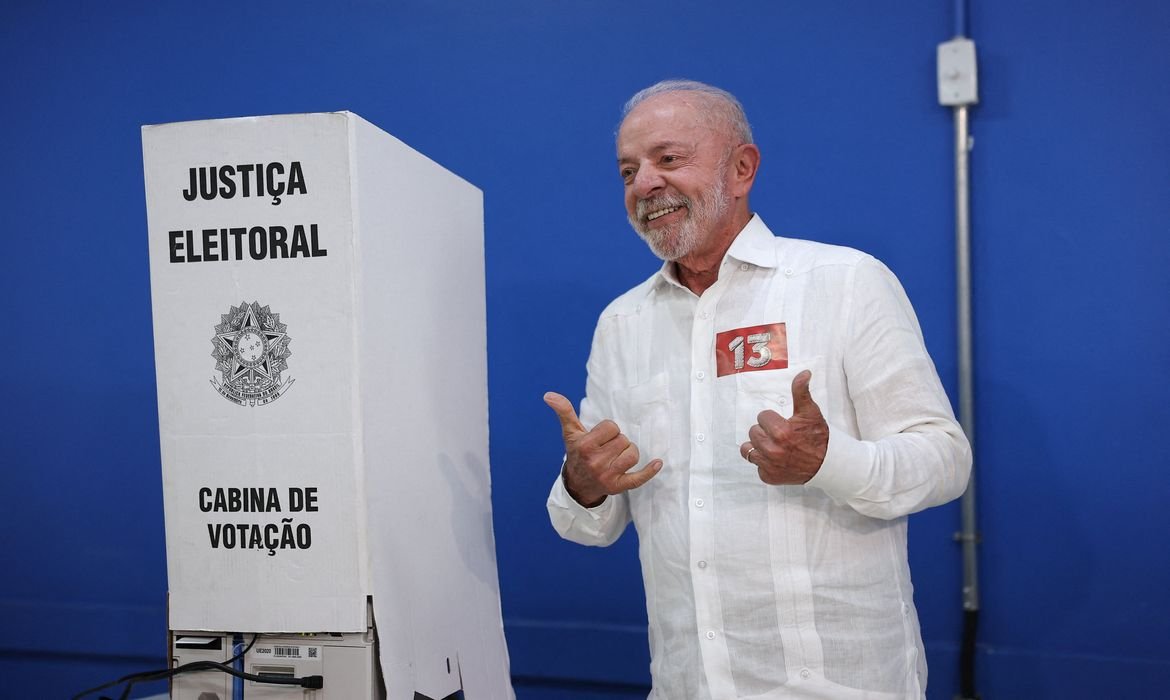 Lula vota e enaltece mobilização popular: “nunca vi nada igual”