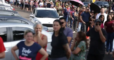 Brasília (DF), 25/10/2026 - Eleitores formam filas em locais de votação na manhã deste domingo, durante a abertura das seções eleitorais para o segundo turno das Eleições 2026 Foto: Joédson Alves/Agência Brasil