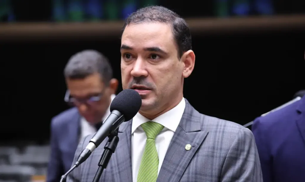 Discussão e Votação de propostas legislativas. Dep. Vicentinho Júnior (PSDB - TO) . Foto: Kayo Magalhães / Câmara dos Deputados