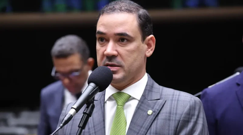 Discussão e Votação de propostas legislativas. Dep. Vicentinho Júnior (PSDB - TO) . Foto: Kayo Magalhães / Câmara dos Deputados