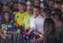 Brasília (DF), 25/10/2026 - O candidato à Presidência da República, senador Flávio Bolsonaro (PL), fala com jornalistas após ser derrotado no segundo turno das eleições pelo candidato Luiz Inácio Lula da Silva (PT). Foto: Joédson Alves/Agência Brasil.
