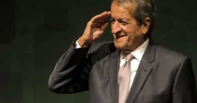 O presidente nacional do Partido Liberal (PL), Valdemar Costa Neto, fala com a imprensa no Centro de Eventos e Convenções Brasil 21, em Brasília.