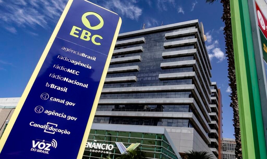 31/07/2026 - Brasília - Totem da EBC em Frente ao Shopping Venâncio em Brasília. Foto: Rafa Neddermeyer/ Agência Brasil