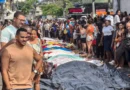 Rio de Janeiro (RJ), 22/12/2025 - Retrospectiva 2025 - Foto feita em 29/10/2025 - Dezenas de corpos são trazidos por moradores para a Praça São Lucas, na Penha, zona norte do Rio de Janeiro, após ação policial da Operação Contenção. Foto: Eusébio Gomes/TV Brasil