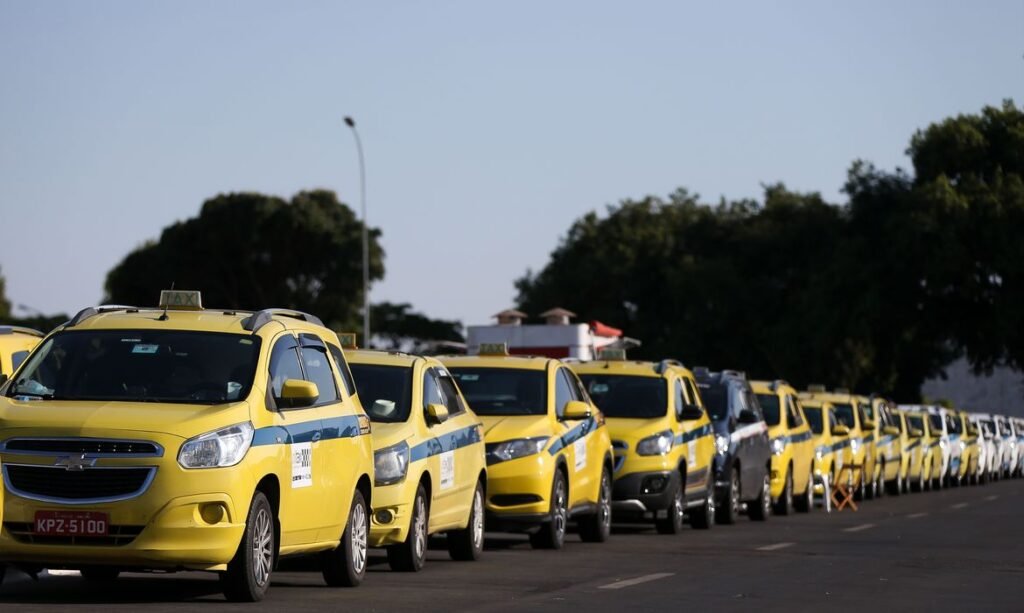 Brasília - Taxistas de todo o país protestam em frente ao Congresso Nacional contra aplicativos de transporte individual (Marcelo Camargo/Agência Brasil)