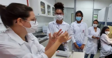 Programa Futuras Cientistas tem inscrições prorrogadas até 6 de novembro . A Imersão Científica coloca as participantes em contato com ambientes de pesquisa. Foto: Divulgação / Cetene