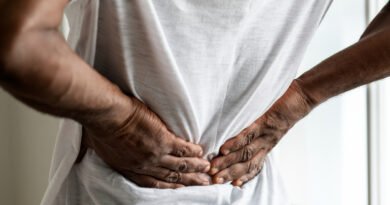 Cirurgia de coluna a laser trata hérnia sem cortes